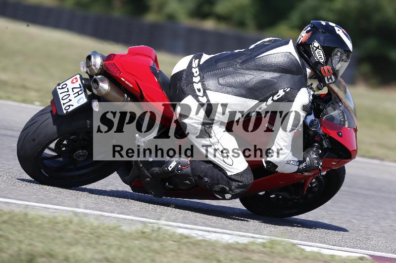 /Archiv-2025/49 26.08.2025 Cornu Master School ADR/blau-bleu/5